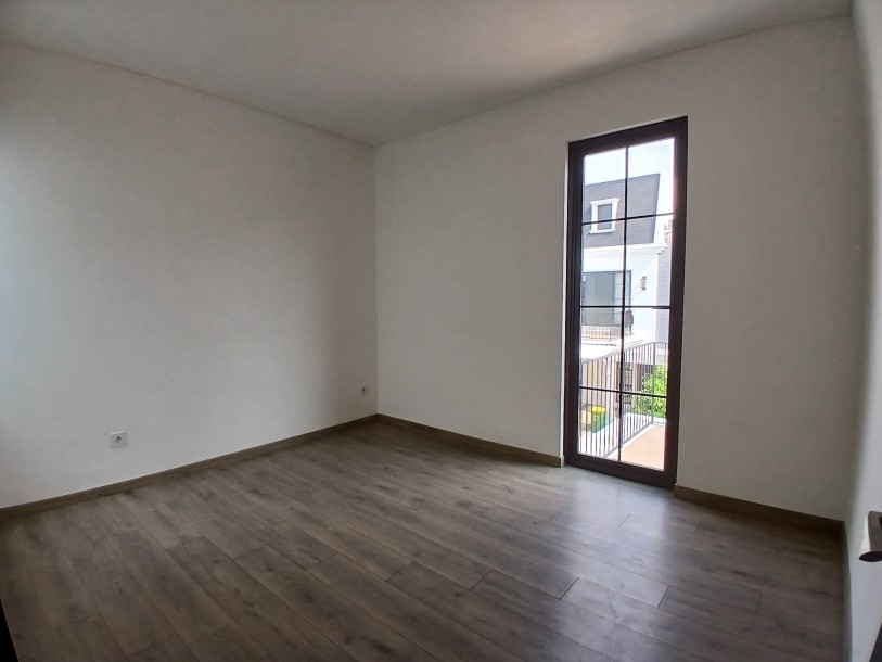 Disewakan rumah attic Maison de Wisteria di Metland Menteng, Jakarta Timur-5