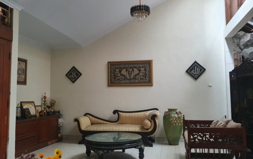 Dijual Rumah yang Luas Dekat Tol di Cempaka Putih Jakarta Pusat-4