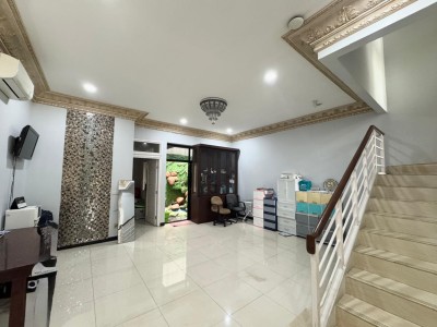 Dijual Rumah di Kelapa Gading (Semi Furnish) - Jakarta Utara-1