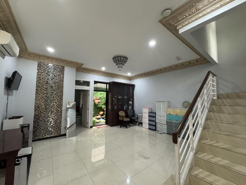Dijual Rumah di Kelapa Gading (Semi Furnish) - Jakarta Utara-8